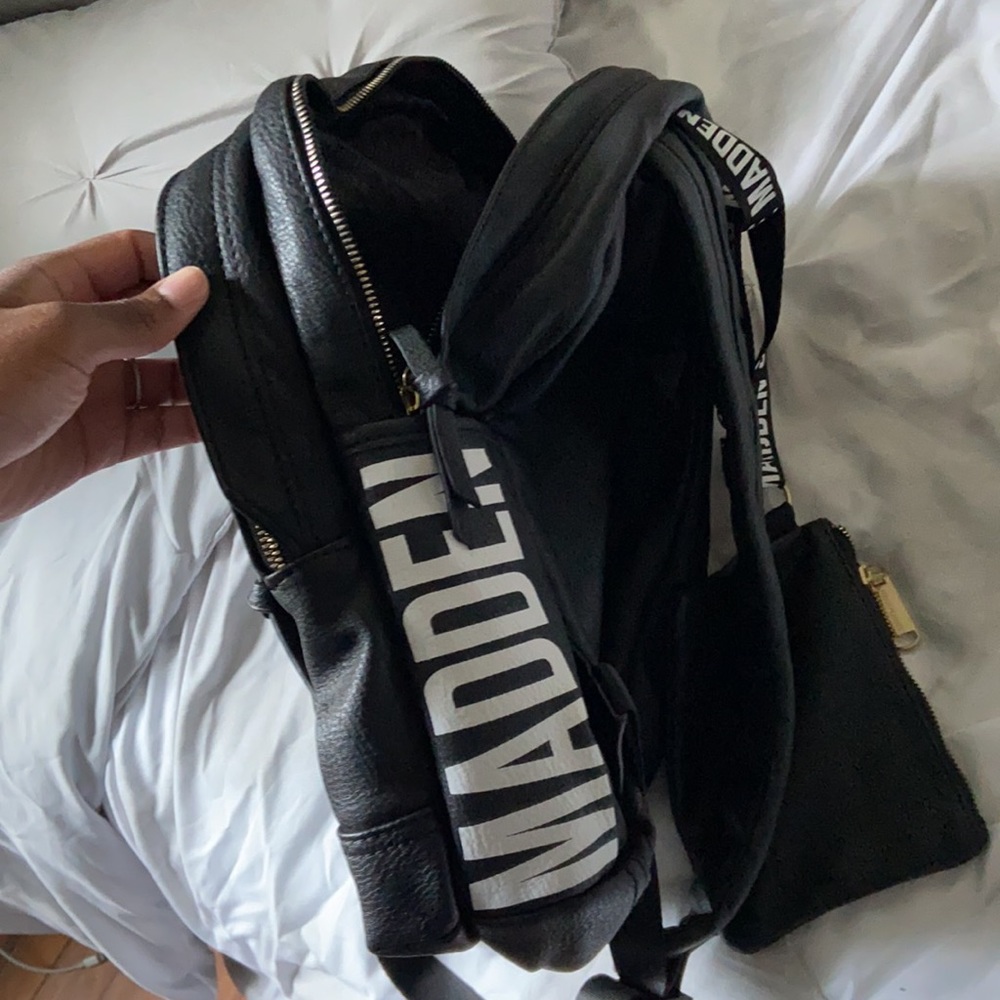 Backpack - Picture 2 of 6